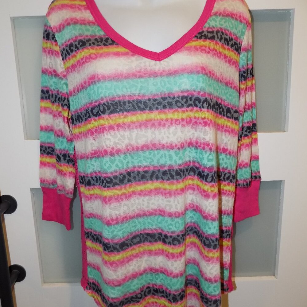No Boundaries Pink V-neck Lace Back Shirt Size XL (15/17) Women's NEW